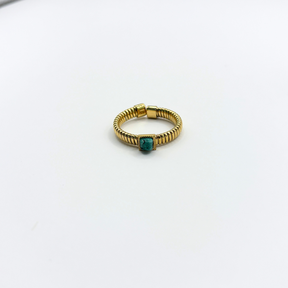 Ring met steentje