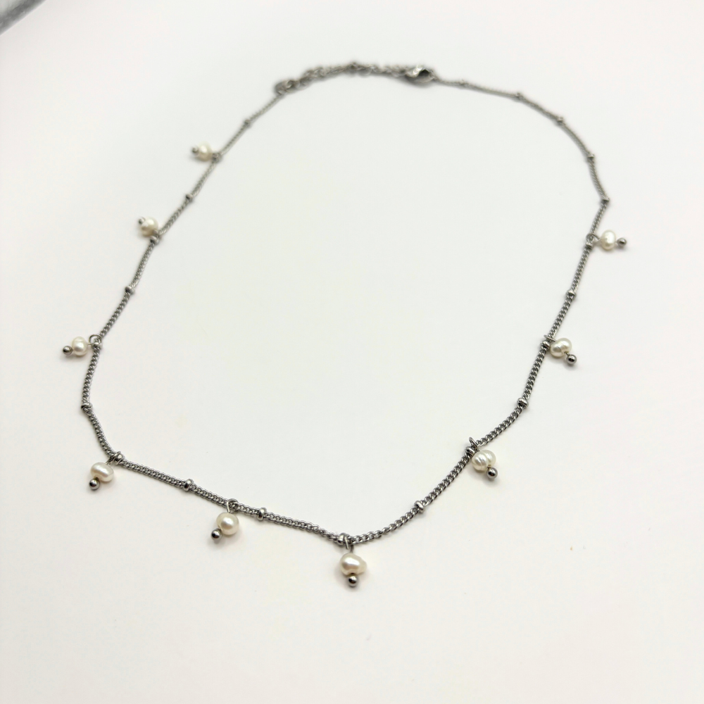 Tiny pearl ketting
