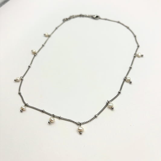Tiny pearl ketting