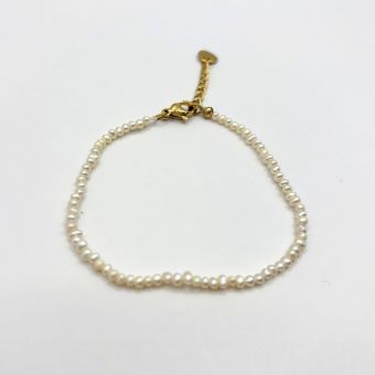 Armbandje met zoetwaterparels