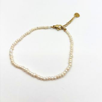 Armbandje met zoetwaterparels