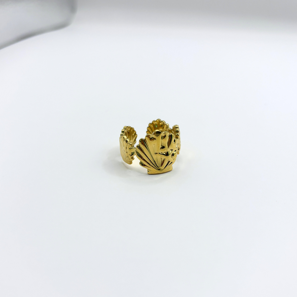 Sea shell ring