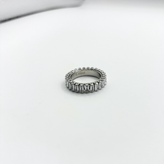 Ring met steentjes
