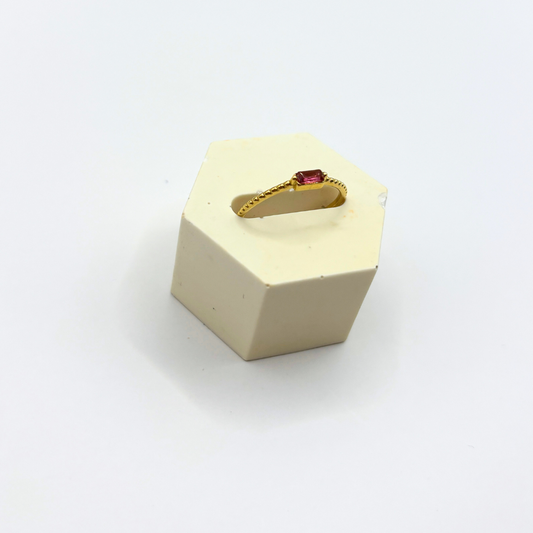 Ring met steentje