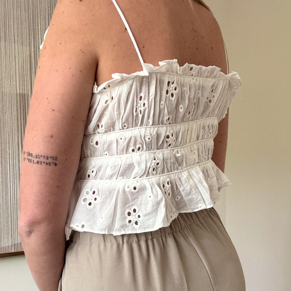 Beachy top met strikjes