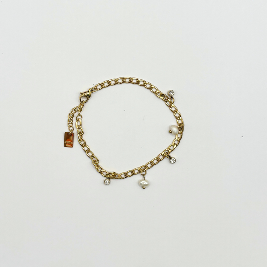 Armbandje met steentjes en parels