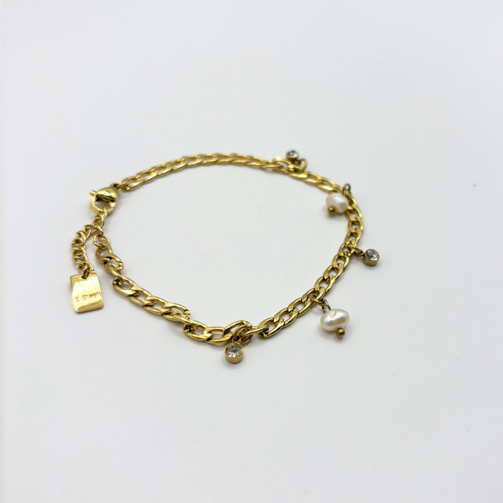 Armbandje met steentjes en parels