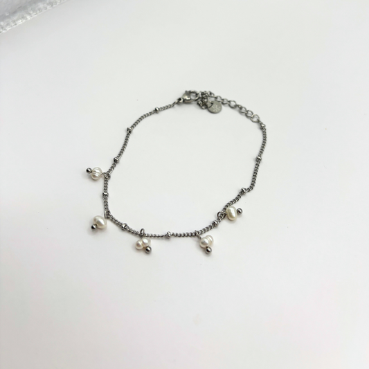 Armbandje met parels