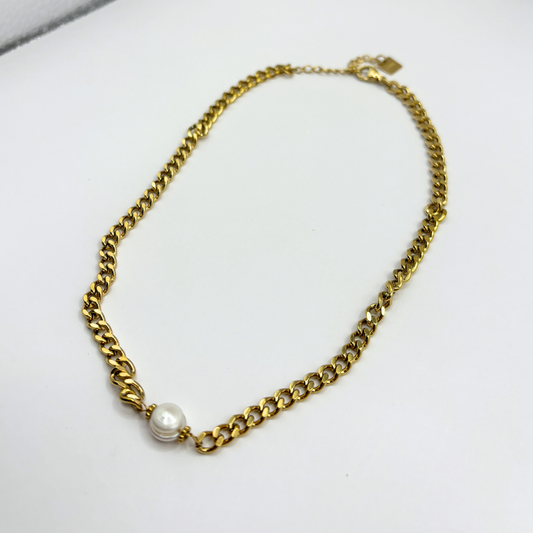 Edgy ketting met parel