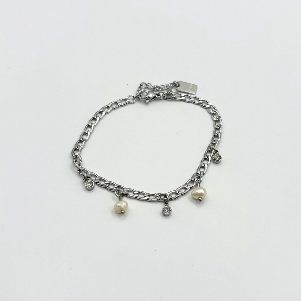 Armbandje met steentjes en parels