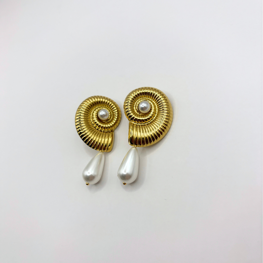 Shell oorbellen